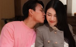 Văn Thanh đưa "chị đẹp" sexy nhất làng bóng đá về quê ra mắt dịp Tết