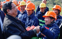 Thăm đại công trường dự án 25.000 tỷ, Thủ tướng biểu dương "vua đào hầm" VN, yêu cầu chốt ngày về đích