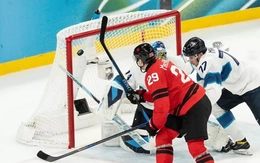 Trọng tài Canada bắt trận đội nhà gây tranh cãi dữ dội ở Thế vận hội mùa đông