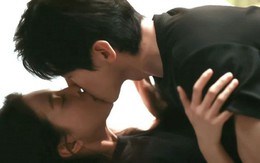 Tại sao phụ nữ KHÔNG NÊN làm "chuyện ấy" khi đang có kinh nguyệt? 5 nguy hiểm rình rập được bác sĩ chỉ đích danh