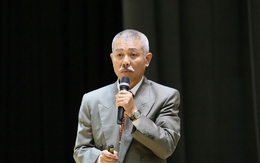 'Giáo sư quần đùi' Trương Nguyện Thành vừa phấn khích vừa lo sau khi xem robot Trung Quốc làm điều này