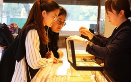 Người phụ nữ chi 2,3 tỷ đồng mua vàng, lãi đậm 414 triệu đồng trong 23 ngày nhưng thừa nhận: “Trúng lớn vẫn bất an, mất ăn mất ngủ”