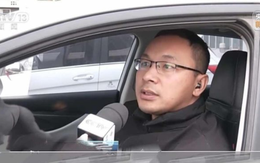 Khách đi taxi hết 37k nhưng chuyển khoản hơn 552 triệu đồng, tài xế muốn trả lại thì bị từ chối liền báo cảnh sát