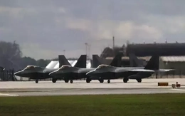 Mỹ điều hàng chục tiêm kích F-22 đến Israel