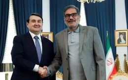 Thoát chết sau đòn không kích của Israel, tướng Iran trở lại ‘phòng chiến tranh’