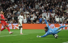 Vinicius tỏa sáng, Real Madrid ngược dòng đầy cảm xúc trước Benfica