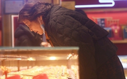 Tá hoả vì 31kg vàng biến mất, bà mẹ điều tra thì phát hiện sự thật đắng lòng: Nuôi ong tay áo!