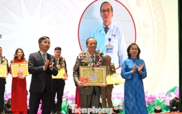 'Tỏa sáng Blouse trắng' tôn vinh y, bác sĩ tiêu biểu của Đà Nẵng