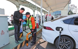 Cách Trung Quốc xóa nỗi lo hết pin cho người dùng xe điện