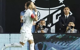 Neymar dập tắt chỉ trích sau khi ghi cú đúp cho Santos