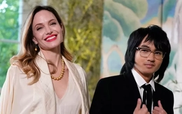 Con trai cả bỏ họ Brad Pitt