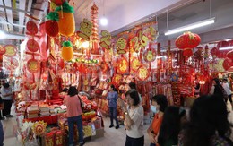 Khách Việt bất ngờ trước cảnh tượng trên phố Trung Quốc dịp năm mới, nhận xét: "Ai cũng như vậy sao?"