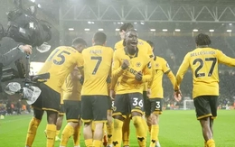 Đội chót bảng Wolves tiếp tục khuấy đảo tốp đầu