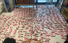 Gần 1,5 tỷ đồng tiền mặt bị cháy nghiêm trọng, cụ ông mang đến ngân hàng để đổi tiền mới: Bất ngờ với con số nhận lại