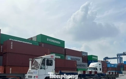 1.200 container hàng hóa ùn ứ tại cảng Cát Lái