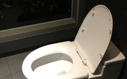 Khách Việt hoảng hồn khi đi toilet ở Hàn Quốc: "Bức tường bằng kính và tôi nhìn thấy mọi thứ bên ngoài"