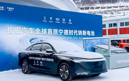 Hãng xe xây nhà máy ở Huế ra mắt xe điện dùng pin ion natri đầu tiên trên thế giới: Sạc 1 lần đi hơn 400km, hợp tác cùng ông trùm pin CATL