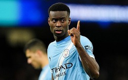 Vì sao Guehi không thể cùng Man City đấu Arsenal sắp tới?