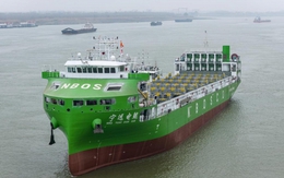 Xuất hiện "quái vật" trọng tải 10.000 tấn ngoài khơi, sở hữu "dị năng": Trên thế giới chưa có đối thủ