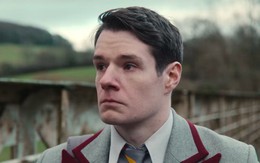 Xem phim Sex Education, tôi khóc nấc khi bắt gặp hành động con trai làm trước gương