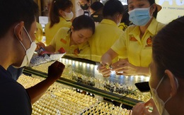 Giá vàng hôm nay, 10-3: Đảo chiều sụt giảm mạnh