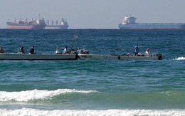 Iran tuyên bố "không 1 lít dầu nào" qua được Hormuz nếu Mỹ - Israel còn tấn công