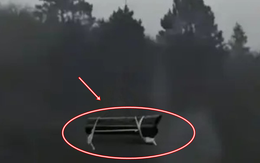 Quan tài hàng trăm cân bỗng "bay" giữa sườn núi, cảnh tượng khiến nhiều người không tin mắt mình