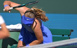 Mỹ nhân tennis 18 tuổi gây phẫn nộ khi thiếu kiềm chế ném vợt, văng tục với khán giả vì thua trận
