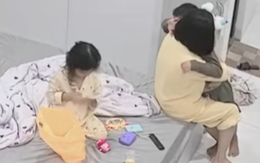 Cậu bé bật khóc vì nhớ bố đã khuất, cái ôm của mẹ kế khiến dân mạng rơi lệ