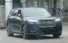 VinFast VF 9 lạ xuất hiện ở Hà Nội: Thiết kế mới, dễ liên tưởng tới xe xăng, gần giống xe phục vụ cho dịp lễ A80