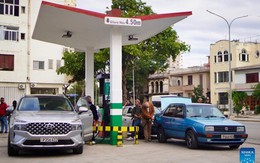 Giá xăng dầu đắt đỏ, mất điện triền miên: Hé lộ giải pháp vượt khó của người Cuba