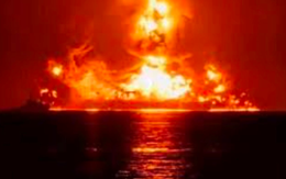 Hai tàu chở 400.000 thùng dầu bị tấn công ngay gần Iran, nhiều cảng dầu lớn buộc phải đóng cửa