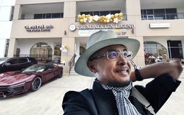 Có gì trong quán cà phê mới tinh trên đất Mỹ của ông Đặng Lê Nguyên Vũ: Khách xếp hàng tấp nập, có không gian trưng bày đặc biệt