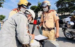 Lái xe 'vô tư' mắc lỗi quen thuộc này, mức phạt có thể lên tới 8 đến 14 triệu đồng, người dân chú ý