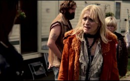 Xem phim Sex Education, tôi bật khóc nức nở: Gần 50 tuổi mới hiểu vì sao ngày ấy mẹ thường nổi giận vậy!