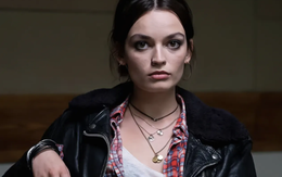 Xem phim Sex Education, tôi mới hiểu được vì sao năm đó mẹ trằn trọc không ngủ nổi, sáng hôm sau đi dạy phải xin lỗi ngay cậu học trò!