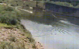 Thót tim giây phút cứu nam sinh lớp 8 bị đuối nước