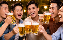 Lý giải việc "nhiều người uống bia vô tư nhưng chịu thua 2 lít nước lọc"