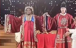 Chú rể Trung Quốc cưới cô dâu Mỹ hơn 20 tuổi: Tin đồn ‘10 triệu USD’ và biểu cảm ‘gây bão’ của mẹ chồng