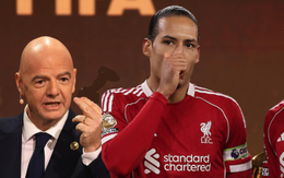 Chủ tịch FIFA Infantino muốn truất quyền cầu thủ che miệng khi giao tiếp