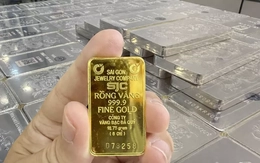 Giá vàng bạc tiếp tục giảm mạnh