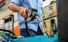 Xem xét sử dụng ngân sách hỗ trợ Quỹ Bình ổn giá xăng dầu