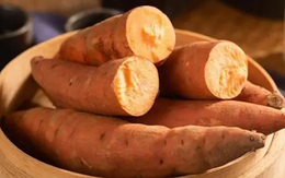 Người đàn ông 55 tuổi mắc tiểu đường ngày nào cũng ăn khoai lang, 5 tháng sau đi khám, bác sĩ vội hỏi: "Ông đã làm gì?"