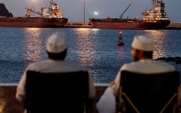 Đưa ra quyết định chấn động tại eo biển Hormuz, Iran làm “rung chuyển” hệ thống giúp Mỹ thống trị tài chính toàn cầu trong hơn 70 năm qua