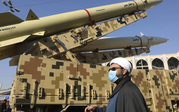 Iran tuyên bố trút tên lửa lên căn cứ Mỹ, ông Donald Trump gọi NATO là "hổ giấy"