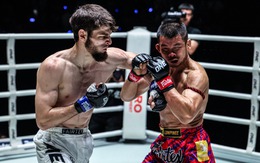 Đấm huyền thoại Thái Lan nhập viện, cao thủ Nga hụt đai vô địch vì lý do bất ngờ