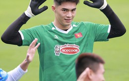 Visual sáng bừng của thủ môn 1m91 Trung Kiên ở đội tuyển Việt Nam