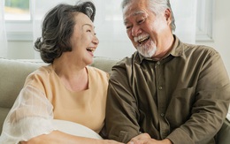 Nghe bố mẹ chồng thông báo tổ chức một bữa tiệc 20 mâm, con dâu run rẩy cả chân tay