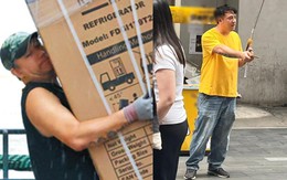 Nam thần thanh xuân bị hủy hoại vì 1 scandal: Giờ đi phát tờ rơi khuân vác, xin từng hộp sữa nuôi 4 con thơ