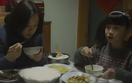 Nghiên cứu của Đại học Oslo: Đừng bắt con im lặng khi ăn, những đứa trẻ hay tranh luận thường có học vị cao hơn